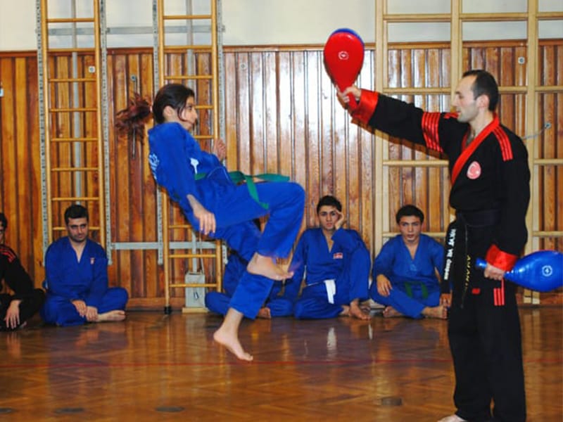 Yetişkinler ve Bayanlar için Aslando